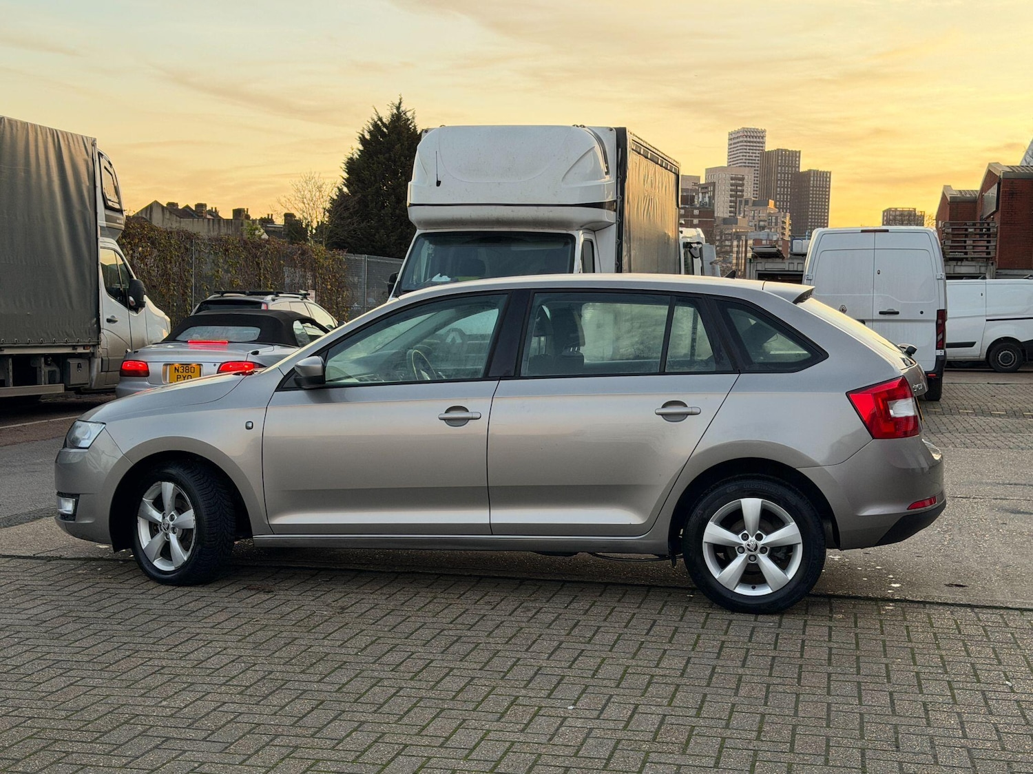 Used Skoda Rapid Spaceback 2014 for sale - 76942521: Photo 16