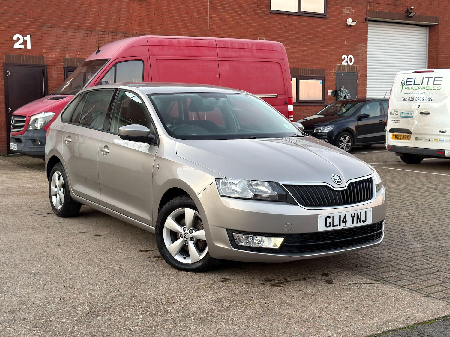 Used Skoda Rapid Spaceback 2014 for sale - 76942521: Photo 3