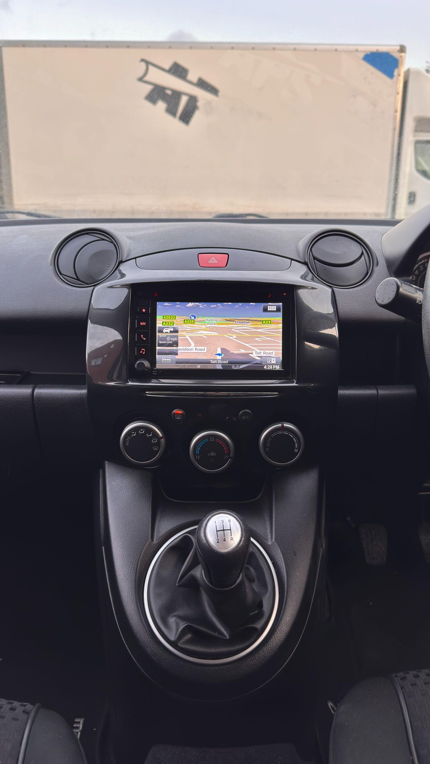 Used Mazda Mazda2 2014 for sale - 77549520: Photo 20