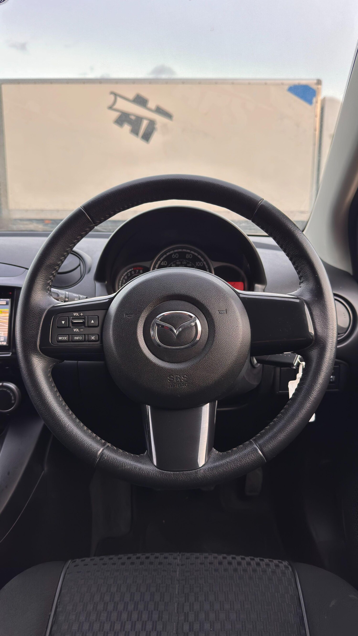 Used Mazda Mazda2 2014 for sale - 77549520: Photo 21