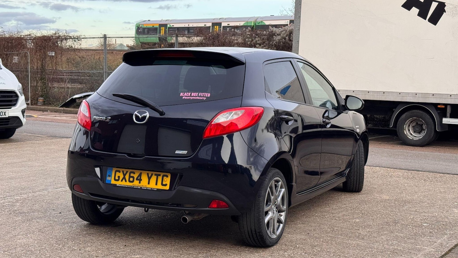 Used Mazda Mazda2 2014 for sale - 77549520: Photo 5