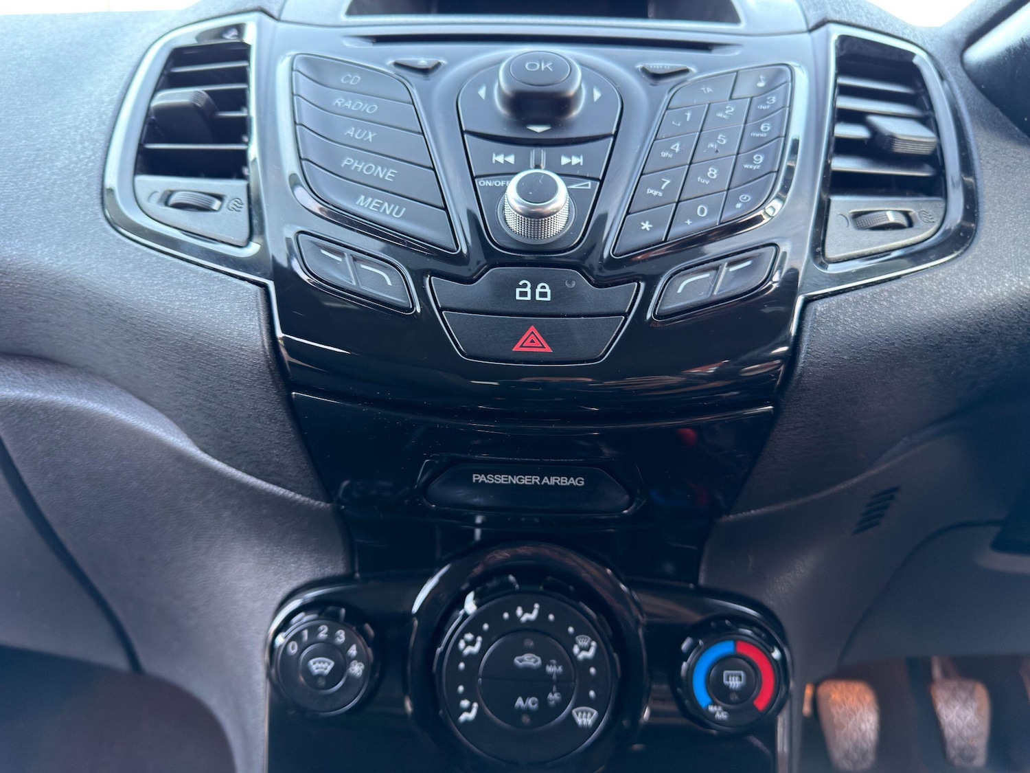 Used Ford Fiesta 2012 for sale - 76952577: Photo 24