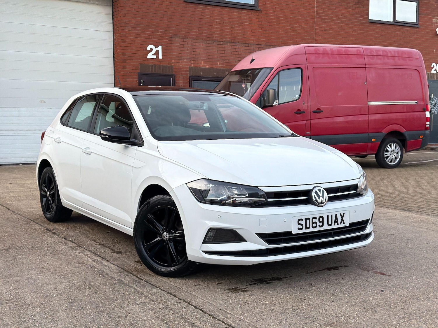 Used Volkswagen Polo 2019 for sale - 76936082: Photo 1