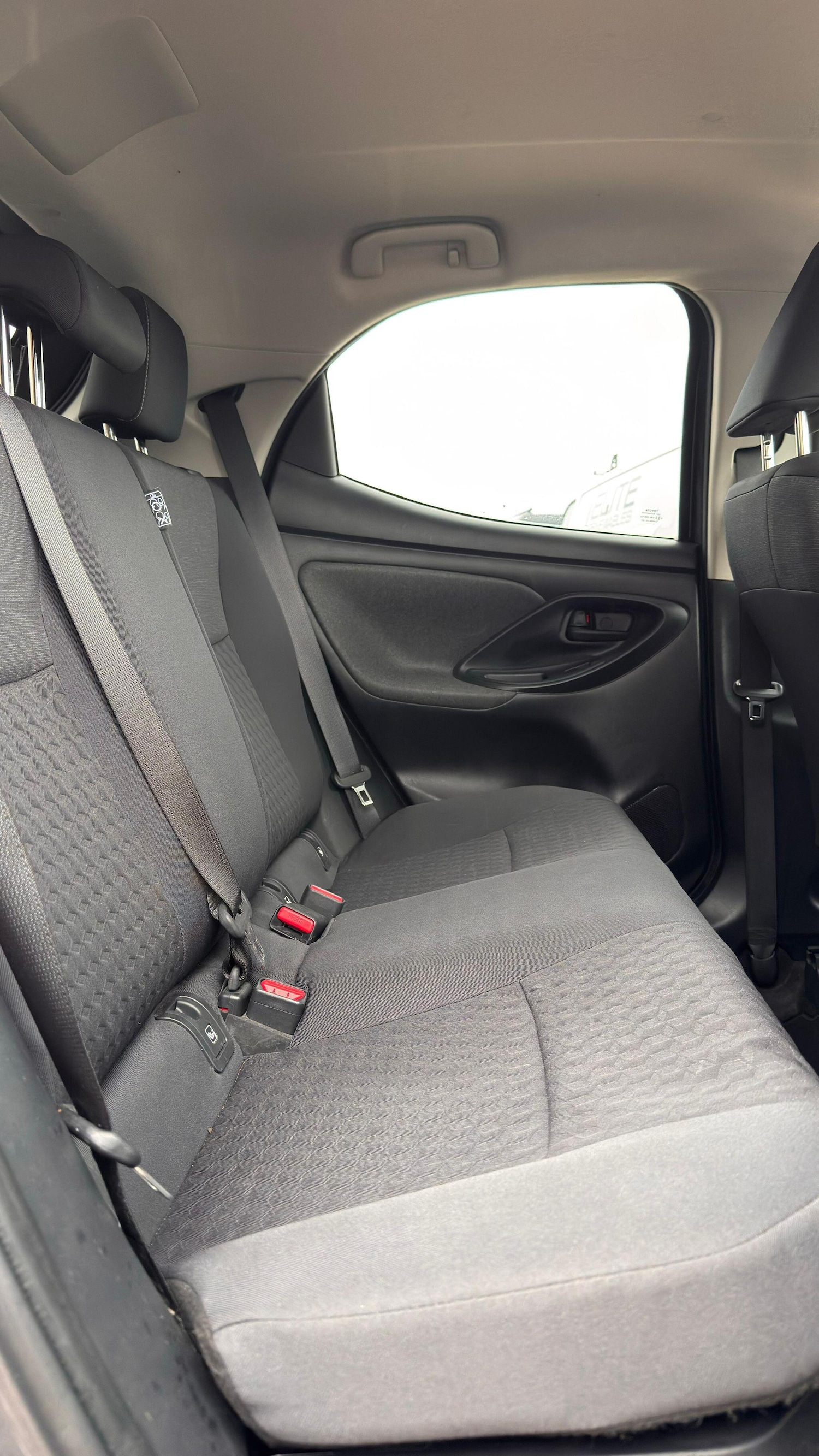 Used Toyota Yaris 2020 for sale - 77400743: Photo 24