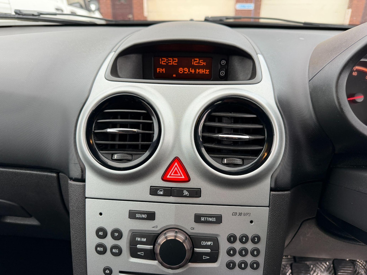 Used Vauxhall Corsa 2009 for sale - 76994390: Photo 30