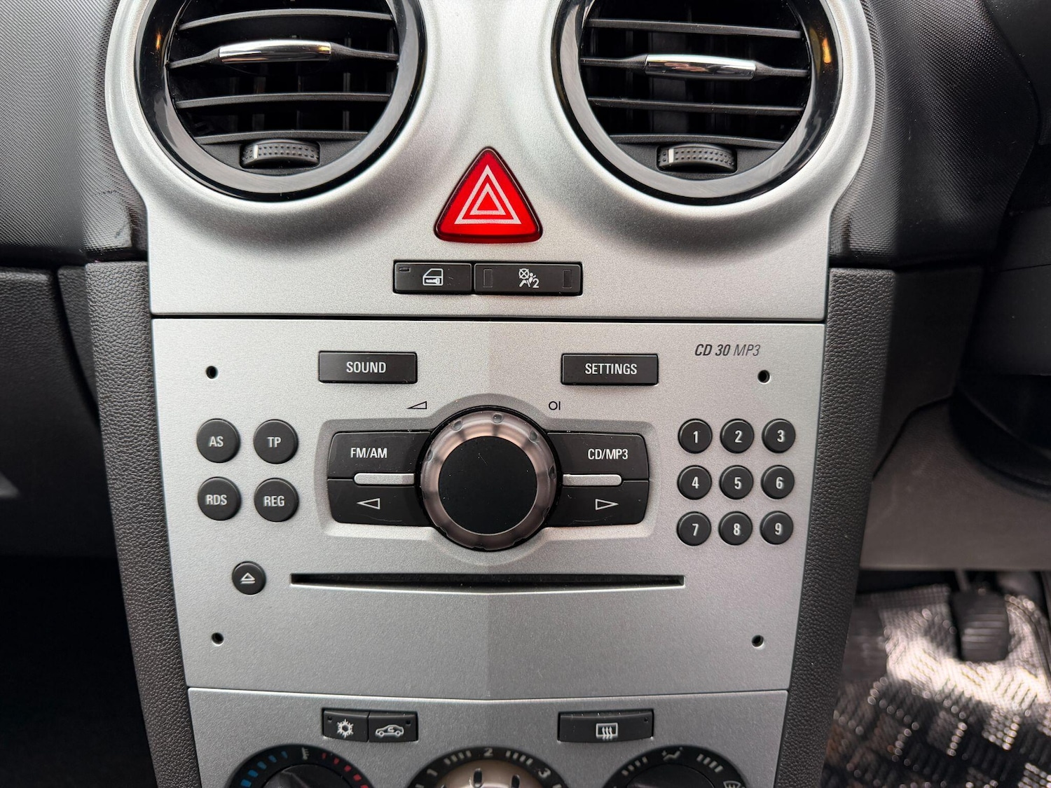 Used Vauxhall Corsa 2009 for sale - 76994390: Photo 31