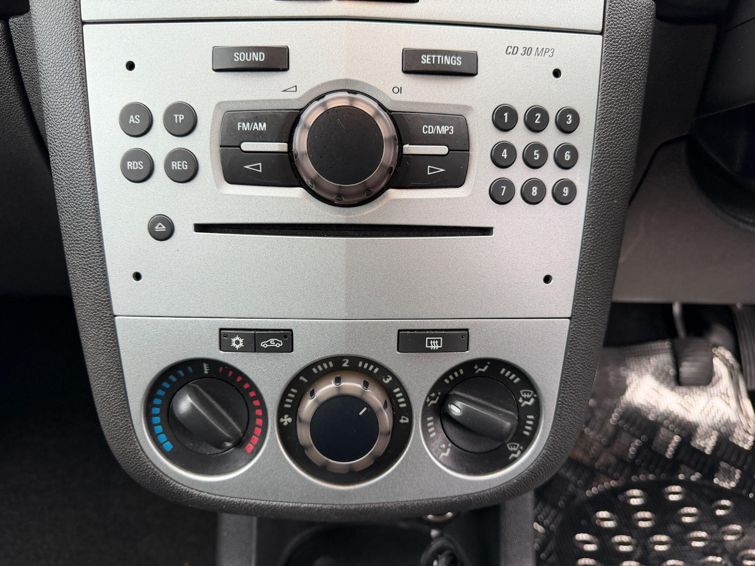 Used Vauxhall Corsa 2009 for sale - 76994390: Photo 32