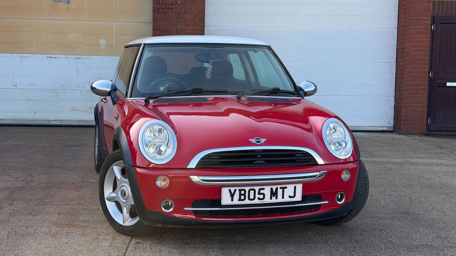 Used MINI Hatch 2005 for sale - 78184371: Photo 1