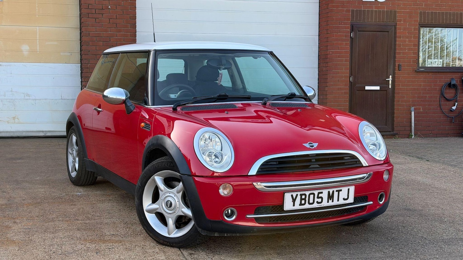 Used MINI Hatch 2005 for sale - 78184371: Photo 2