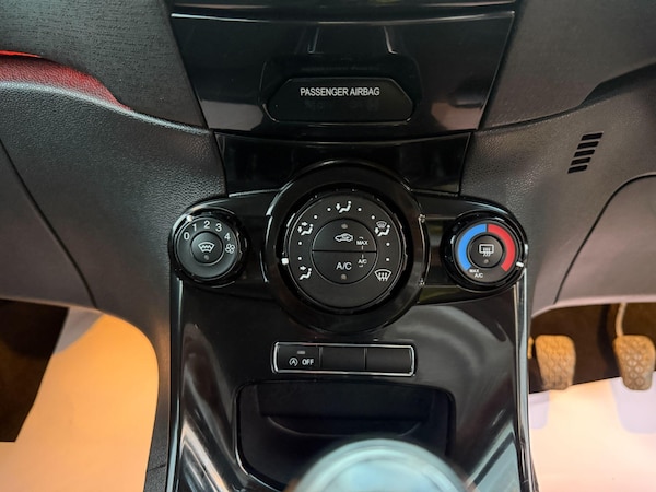Used Ford Fiesta 2015 for sale - 75707993: Photo 30