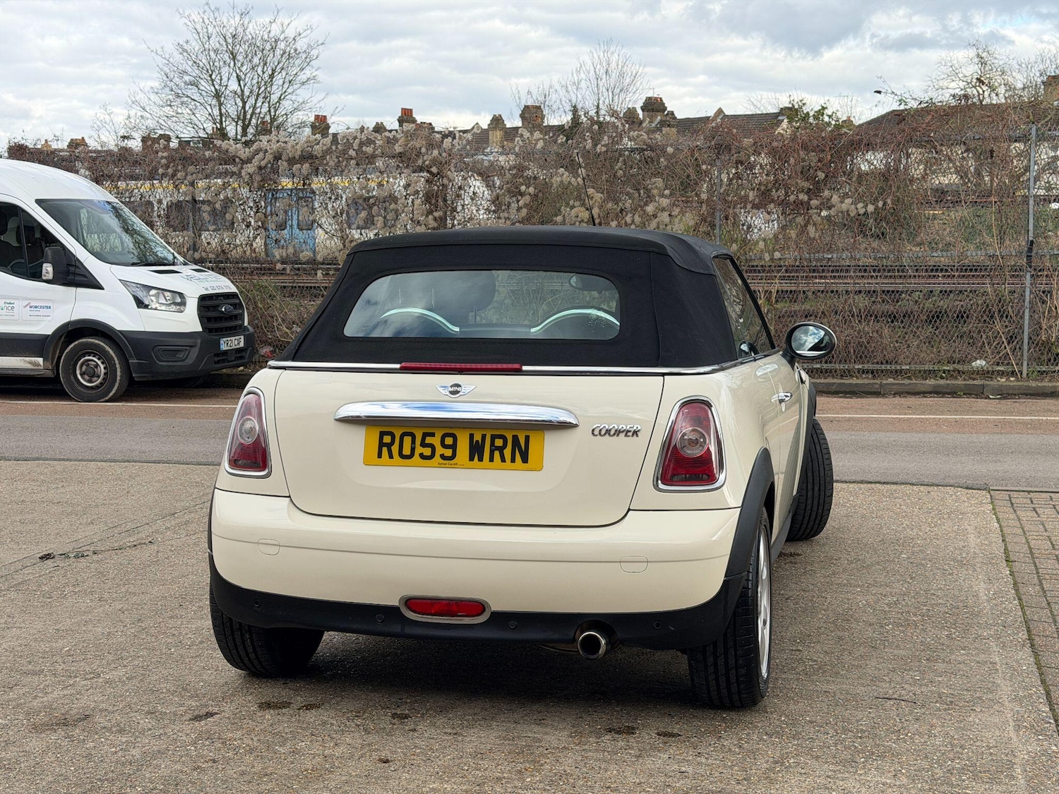 Used MINI Convertible 2009 for sale - 77704909: Photo 10