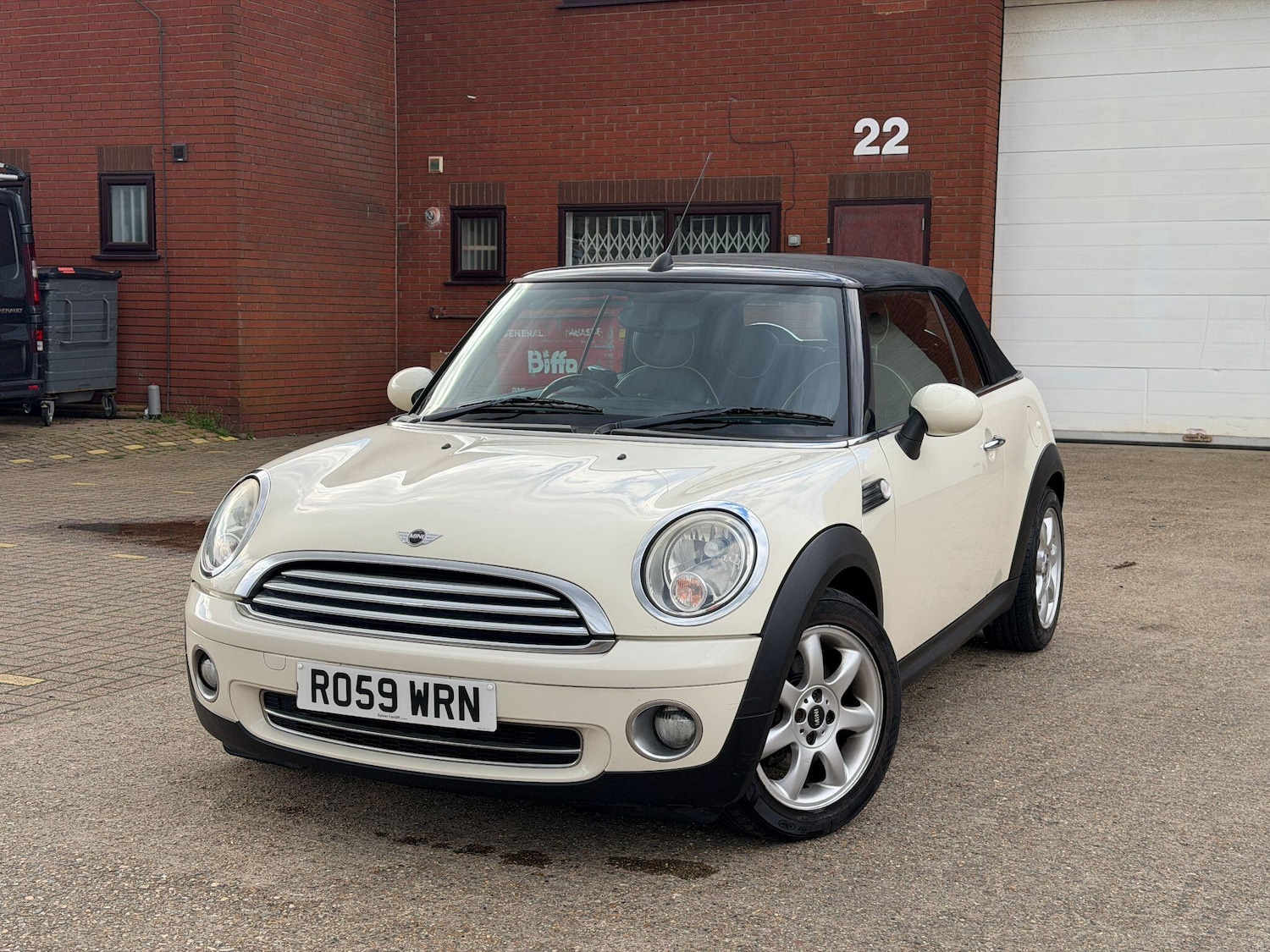 Used MINI Convertible 2009 for sale - 77704909: Photo 12