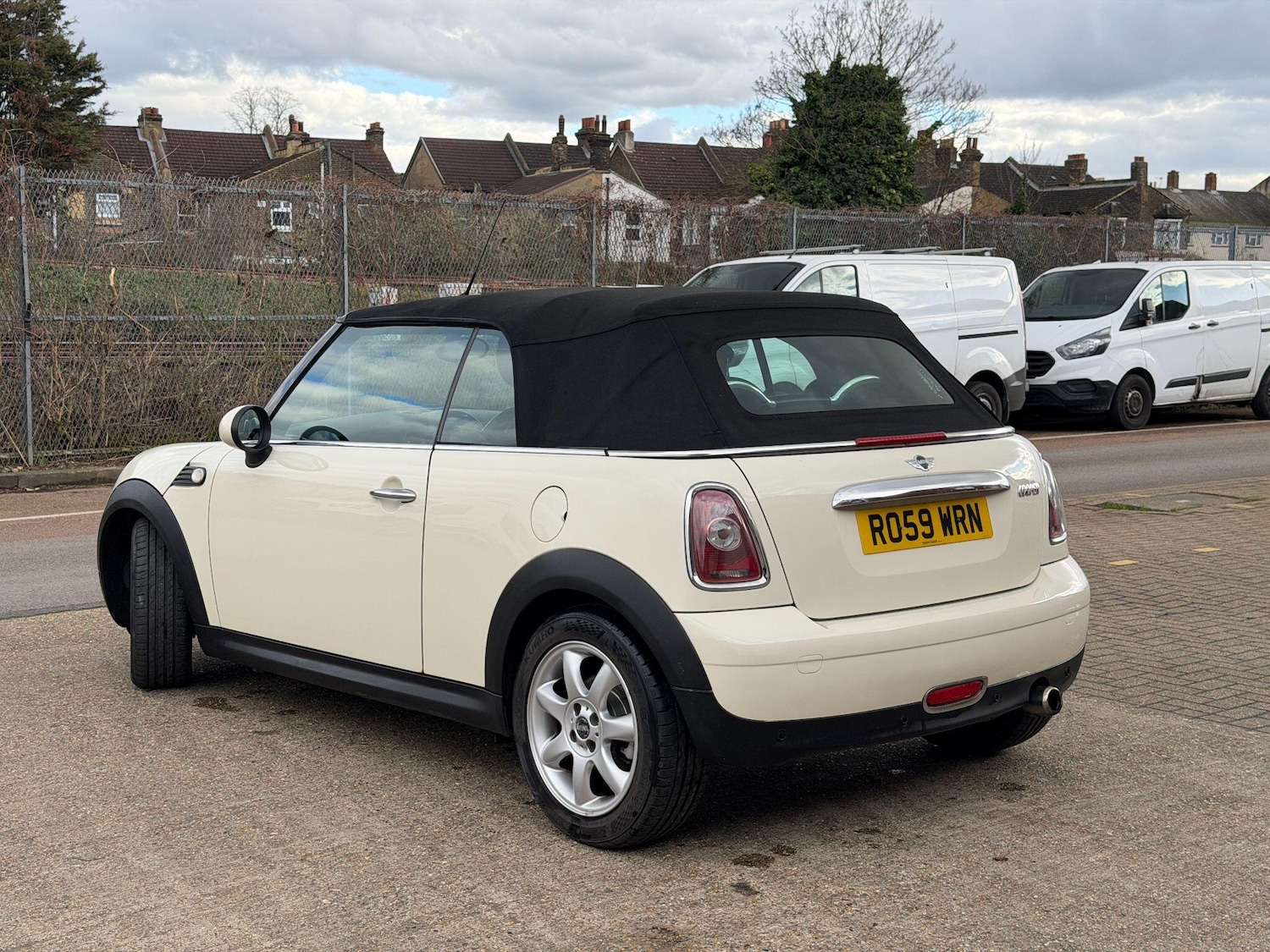 Used MINI Convertible 2009 for sale - 77704909: Photo 18
