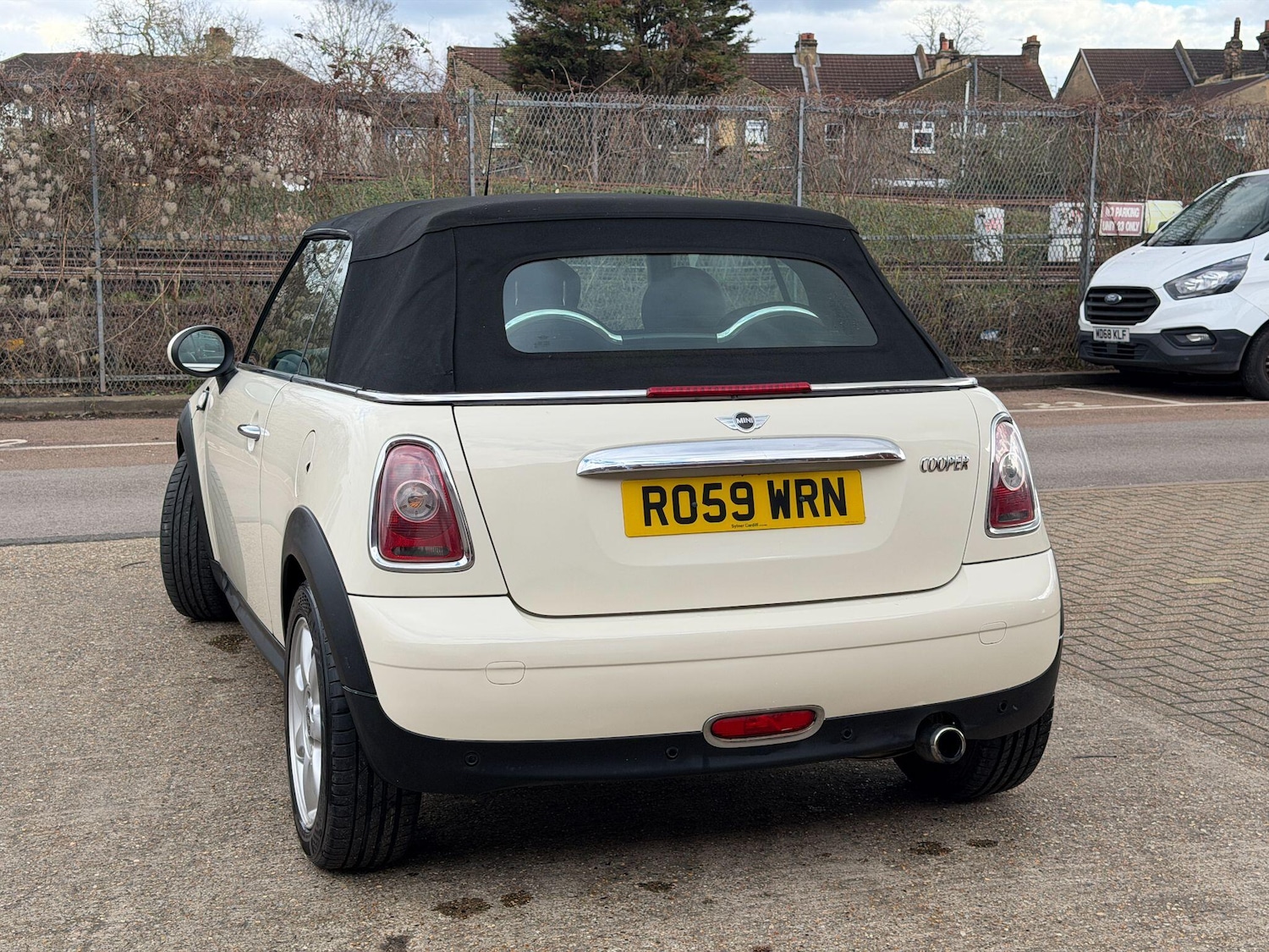Used MINI Convertible 2009 for sale - 77704909: Photo 20