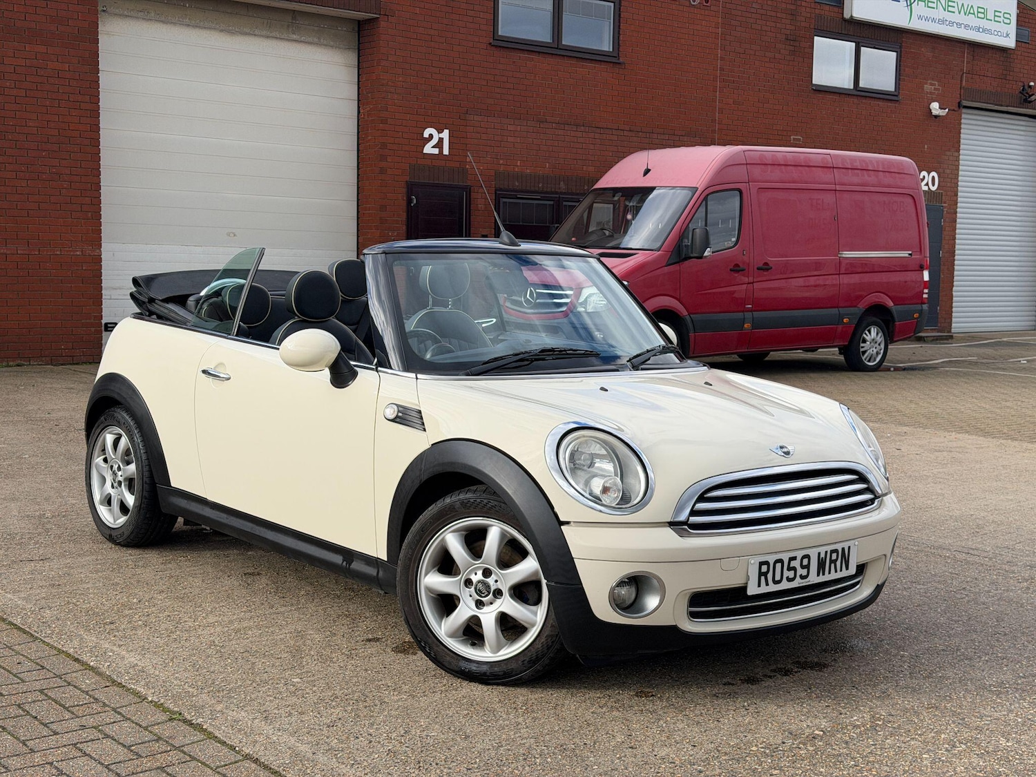 Used MINI Convertible 2009 for sale - 77704909: Photo 21