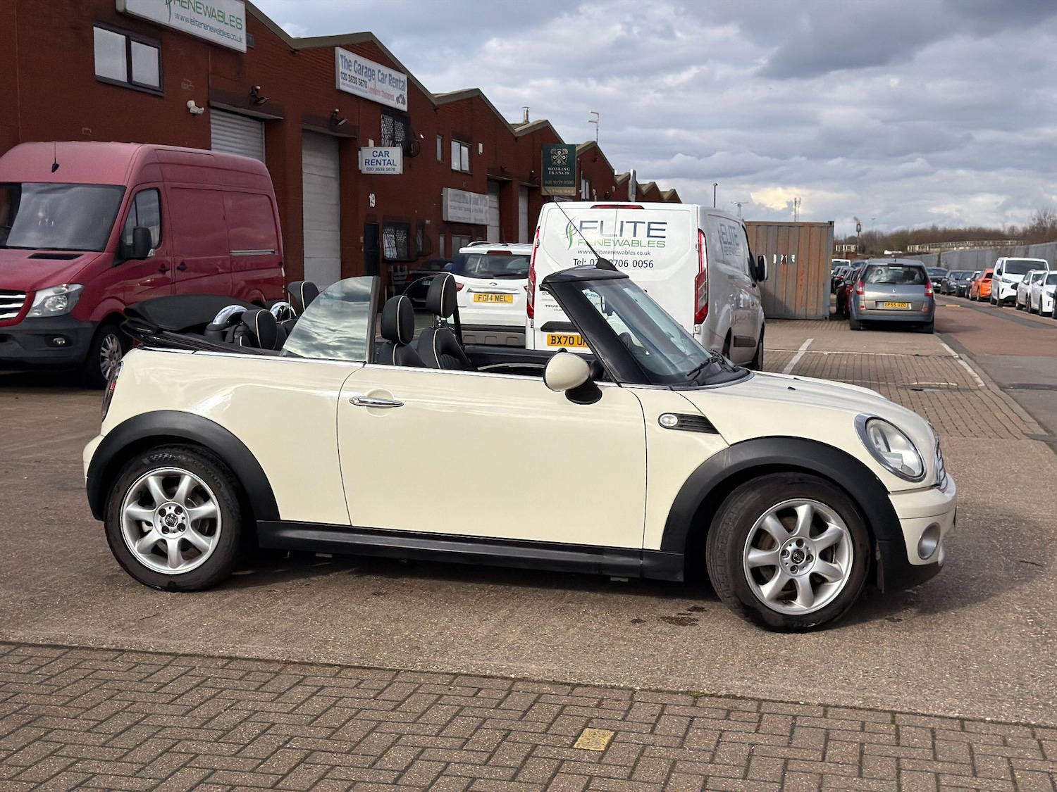 Used MINI Convertible 2009 for sale - 77704909: Photo 23