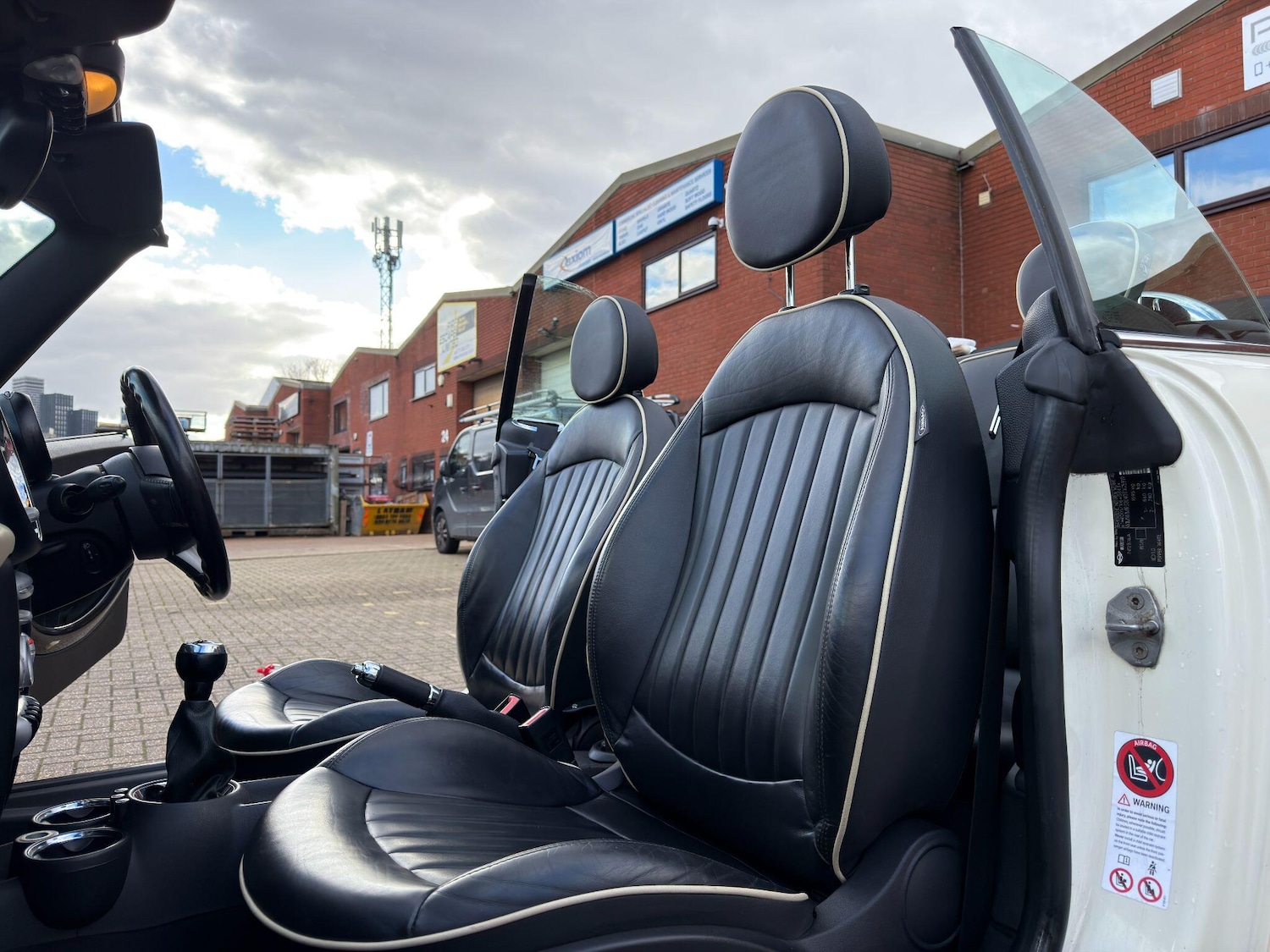 Used MINI Convertible 2009 for sale - 77704909: Photo 29