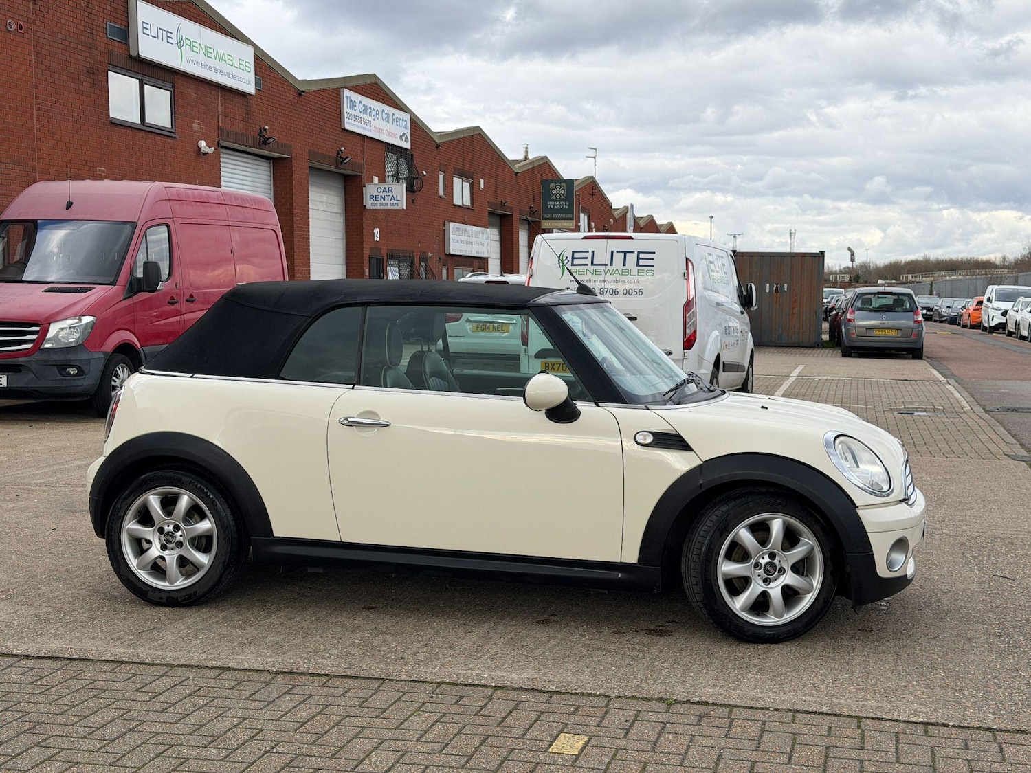 Used MINI Convertible 2009 for sale - 77704909: Photo 5