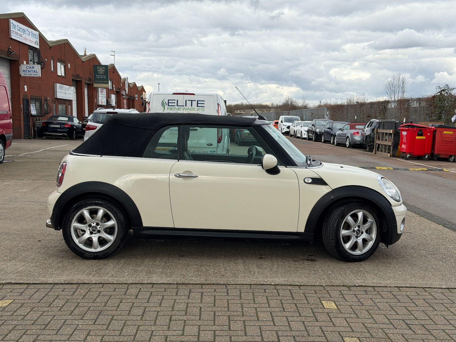 Used MINI Convertible 2009 for sale - 77704909: Photo 6