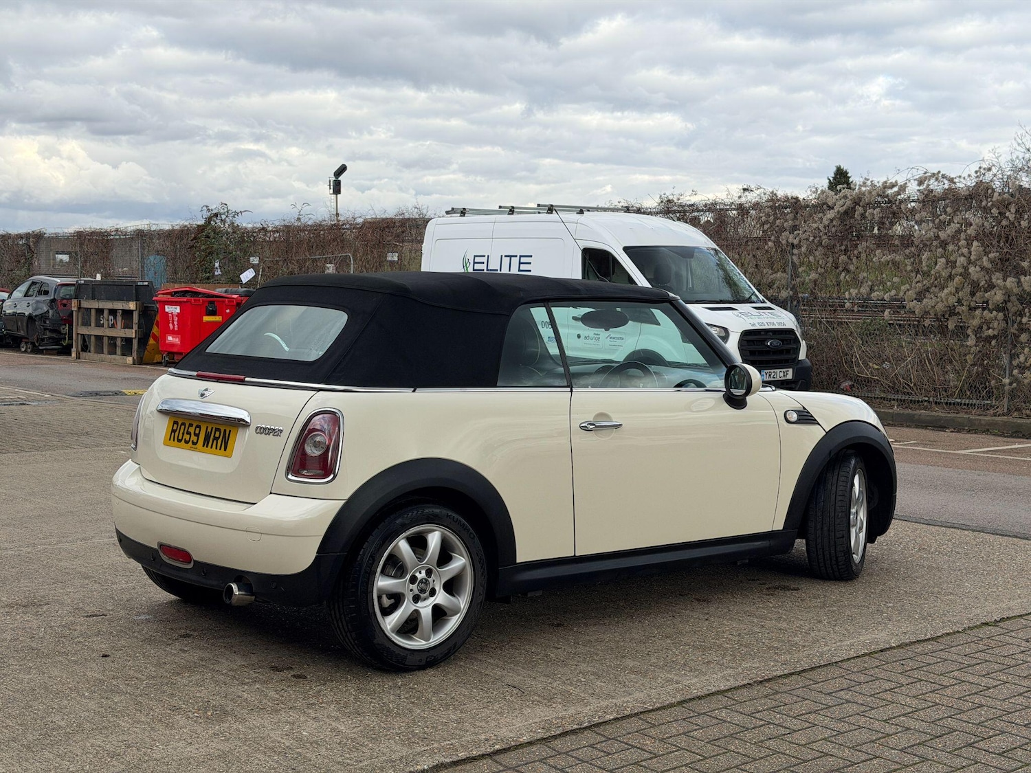 Used MINI Convertible 2009 for sale - 77704909: Photo 8