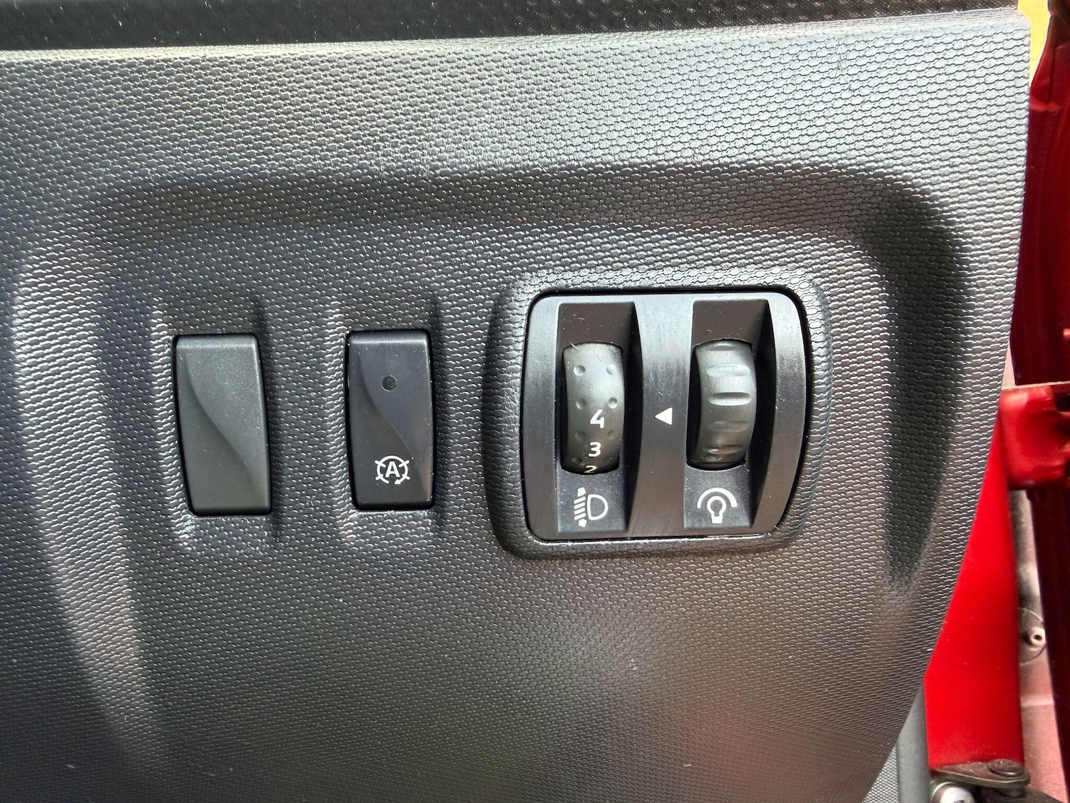 Used Renault Captur 2015 for sale - 76991730: Photo 25