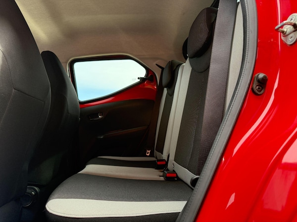 Used Toyota AYGO 2017 for sale - 76094923: Photo 24