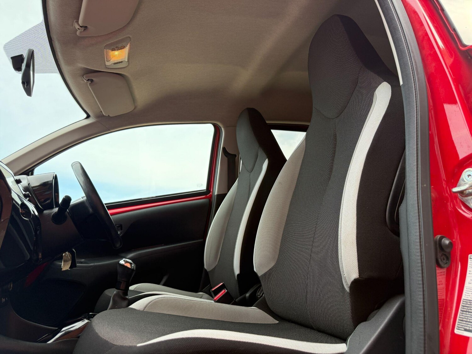 Used Toyota AYGO 2017 for sale - 76094923: Photo 25