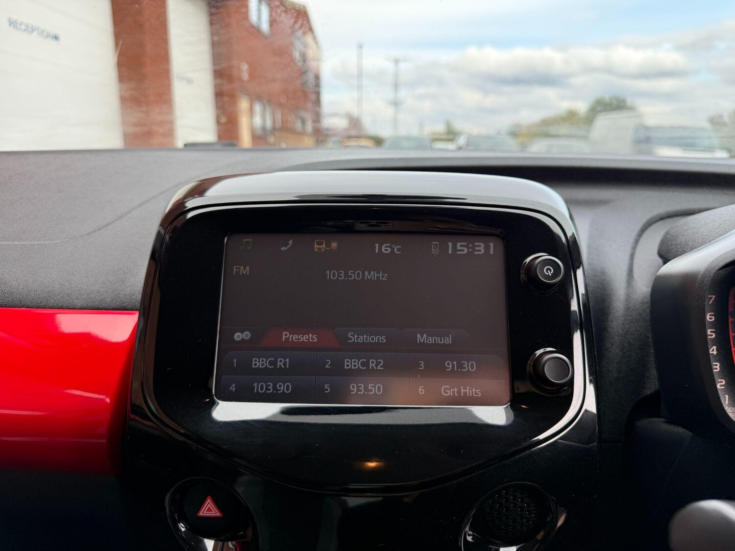 Used Toyota AYGO 2017 for sale - 76094923: Photo 27