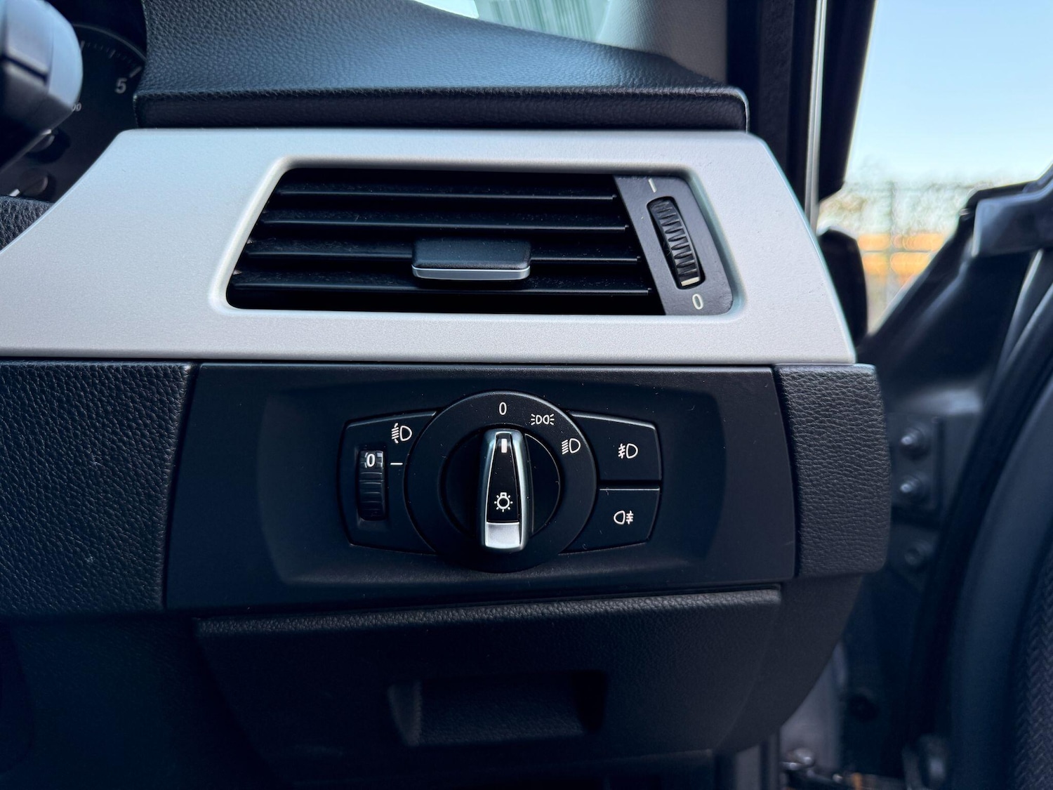 Used BMW 3 Series 2009 for sale - 76457130: Photo 29