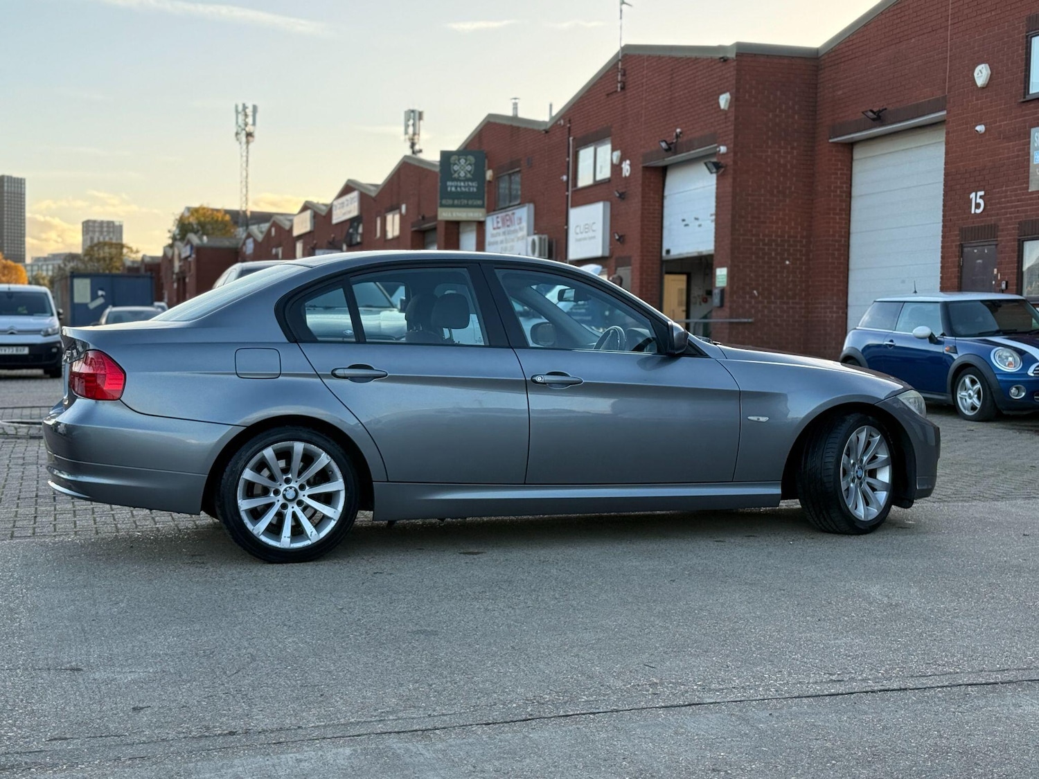 Used BMW 3 Series 2009 for sale - 76457130: Photo 8