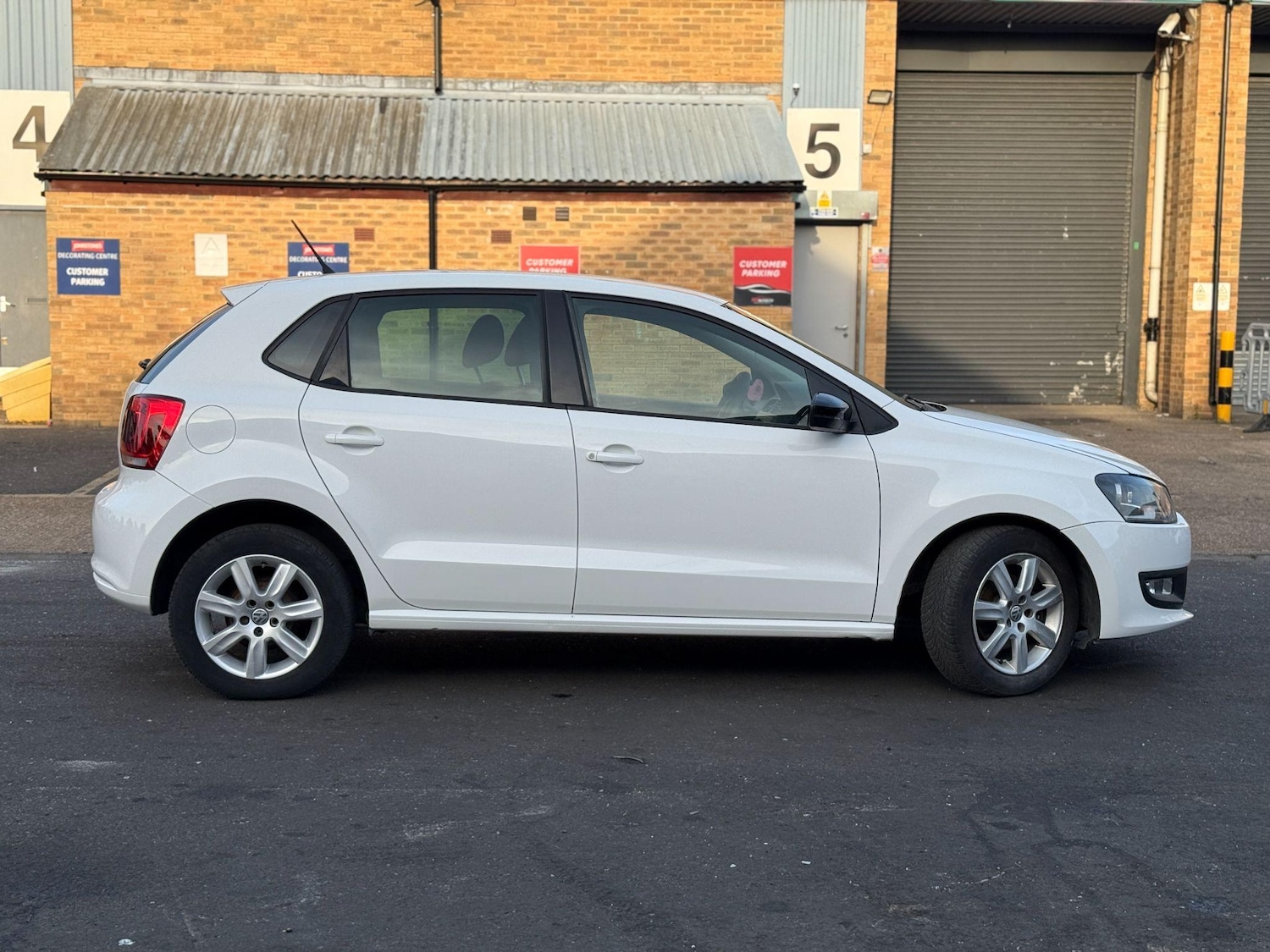 Used Volkswagen Polo 2013 for sale - 76440976: Photo 6
