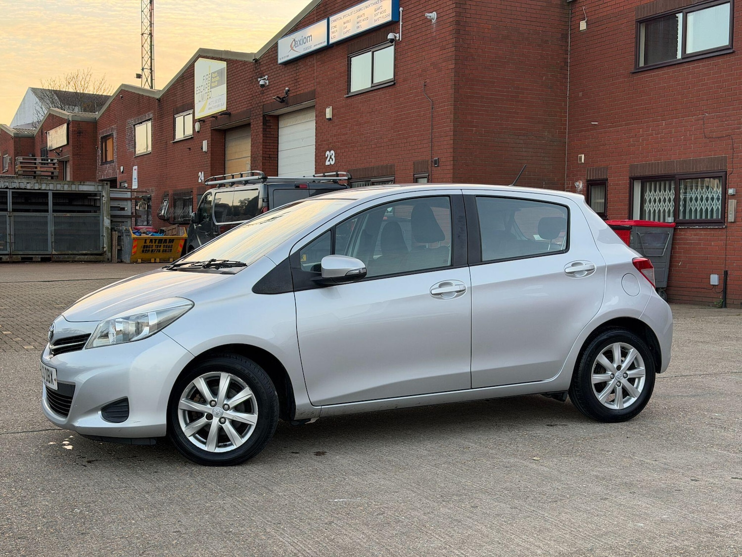 Used Toyota Yaris 2013 for sale - 77737918: Photo 13