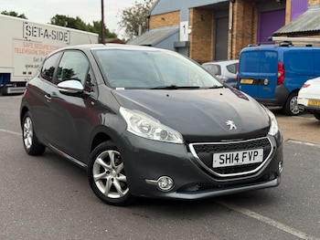 Used Peugeot 208 2014 for sale - 75506765: Photo
