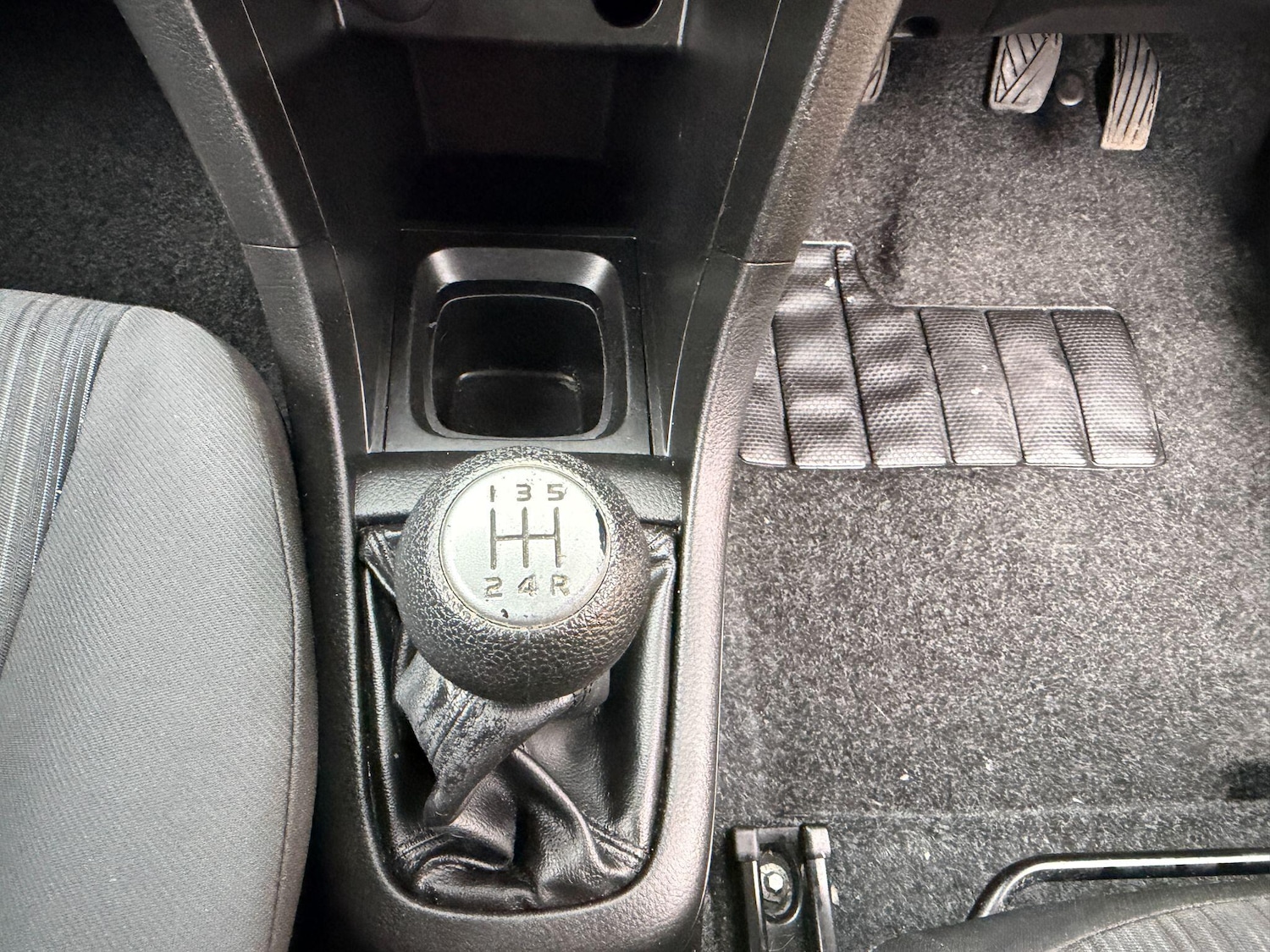 Used Suzuki Swift 2015 for sale - 76965194: Photo 24