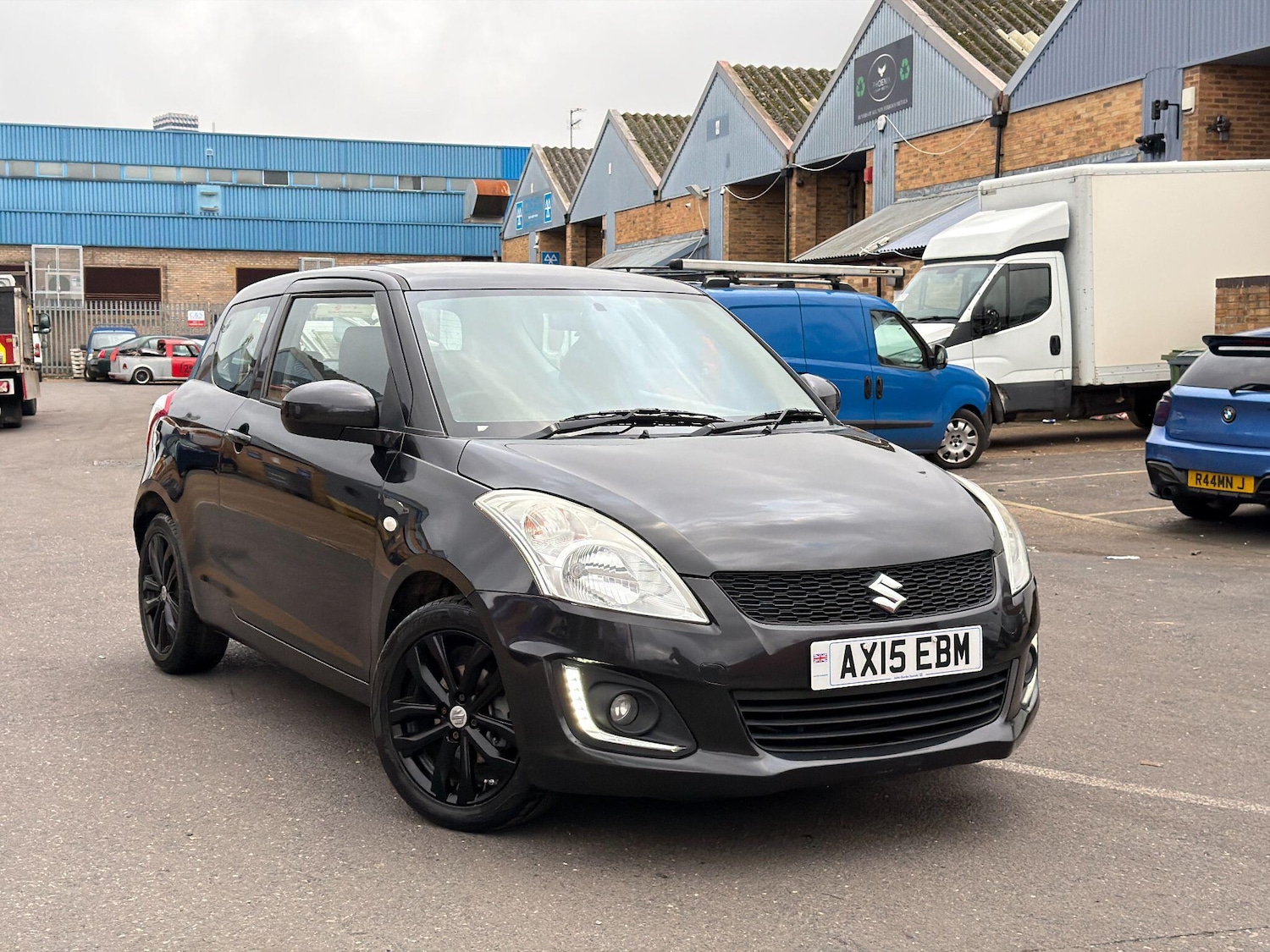 Used Suzuki Swift 2015 for sale - 76965194: Photo 3