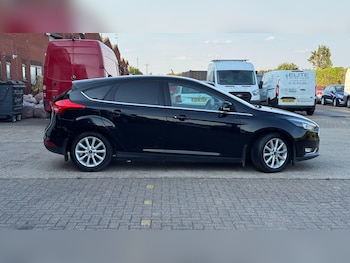 Used Ford Focus 2017 for sale - 79496079: Photo