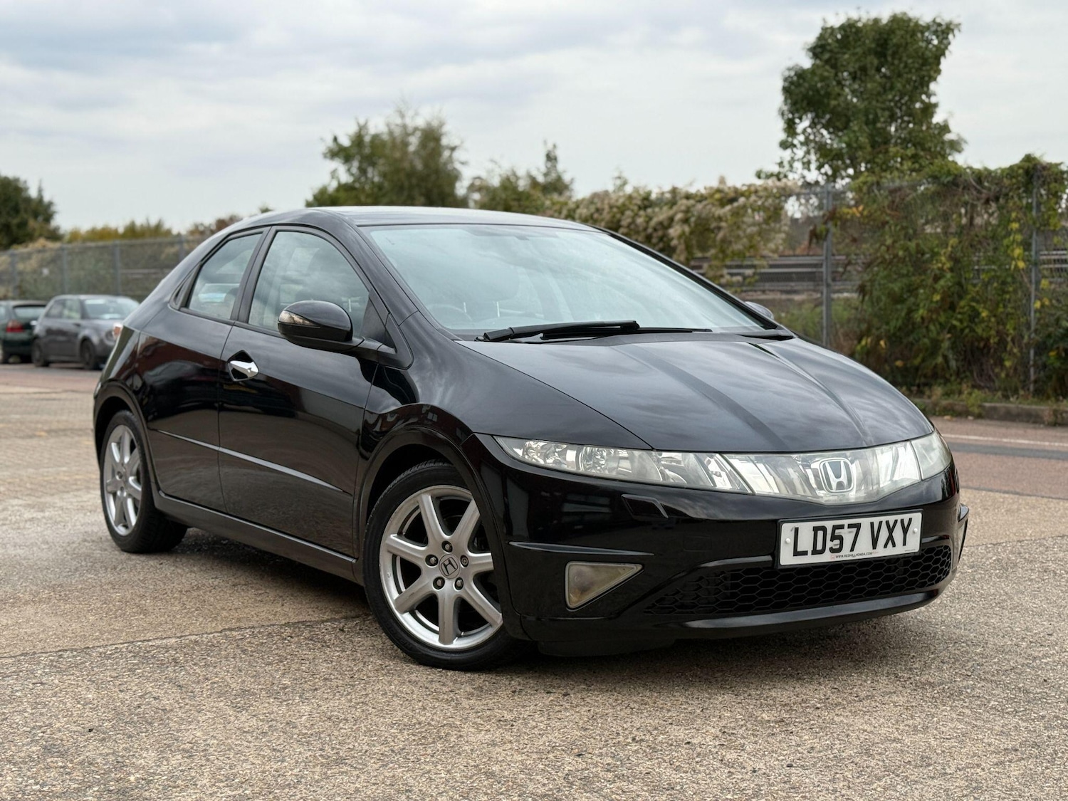 Used Honda Civic 2007 for sale - 76109693: Photo 2