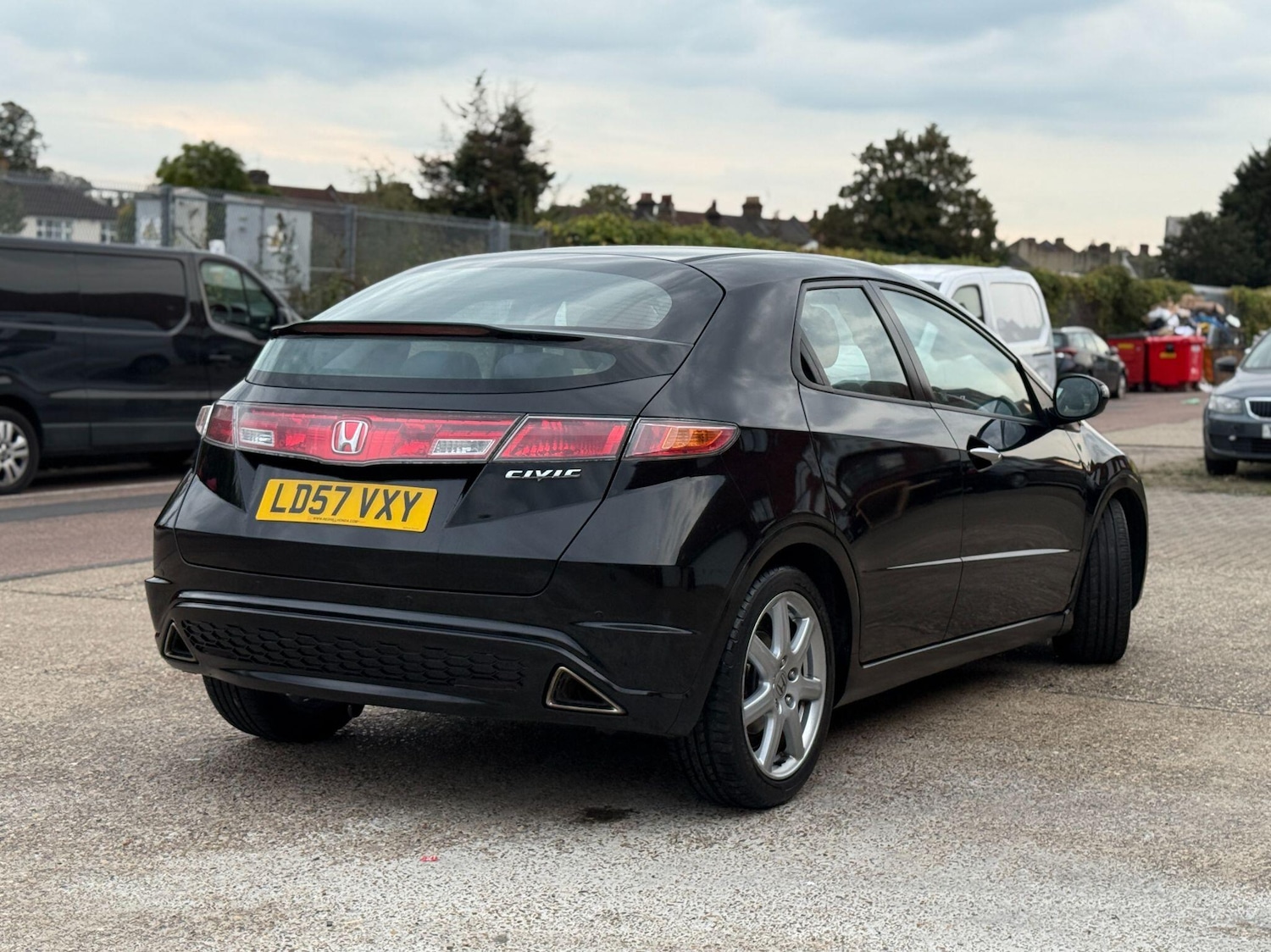 Used Honda Civic 2007 for sale - 76109693: Photo 9