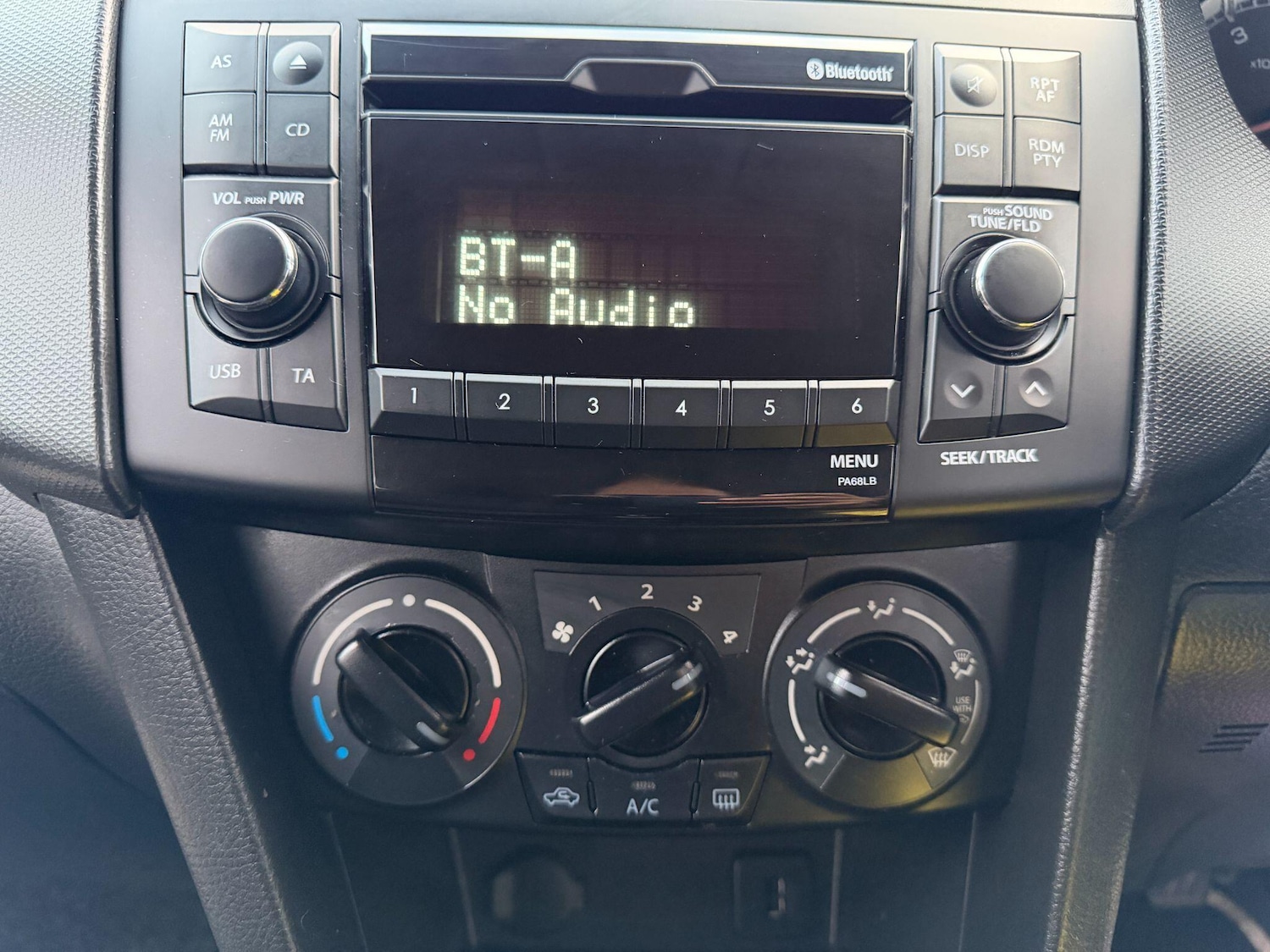 Used Suzuki Swift 2014 for sale - 76671381: Photo 24