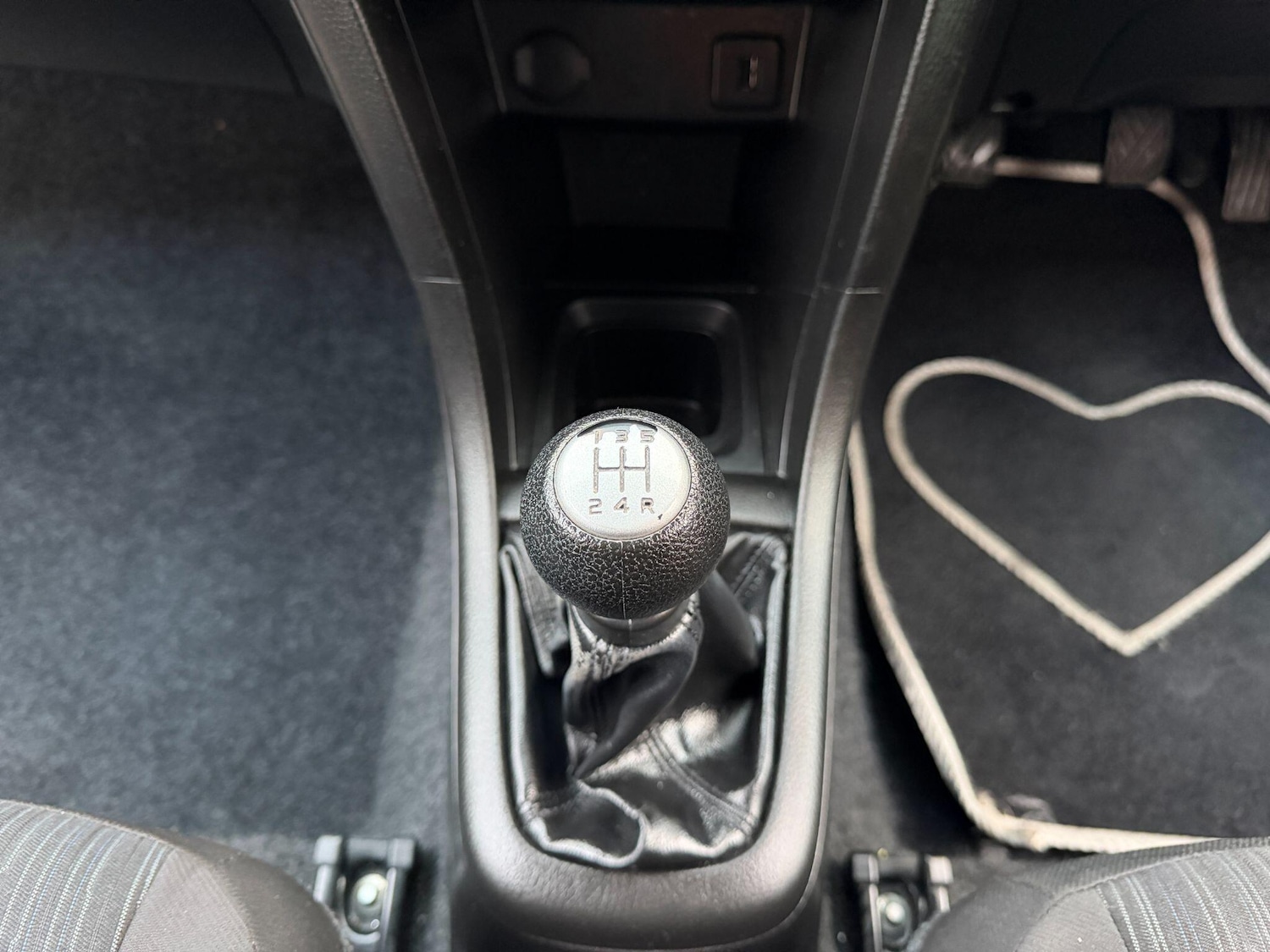 Used Suzuki Swift 2014 for sale - 76671381: Photo 25