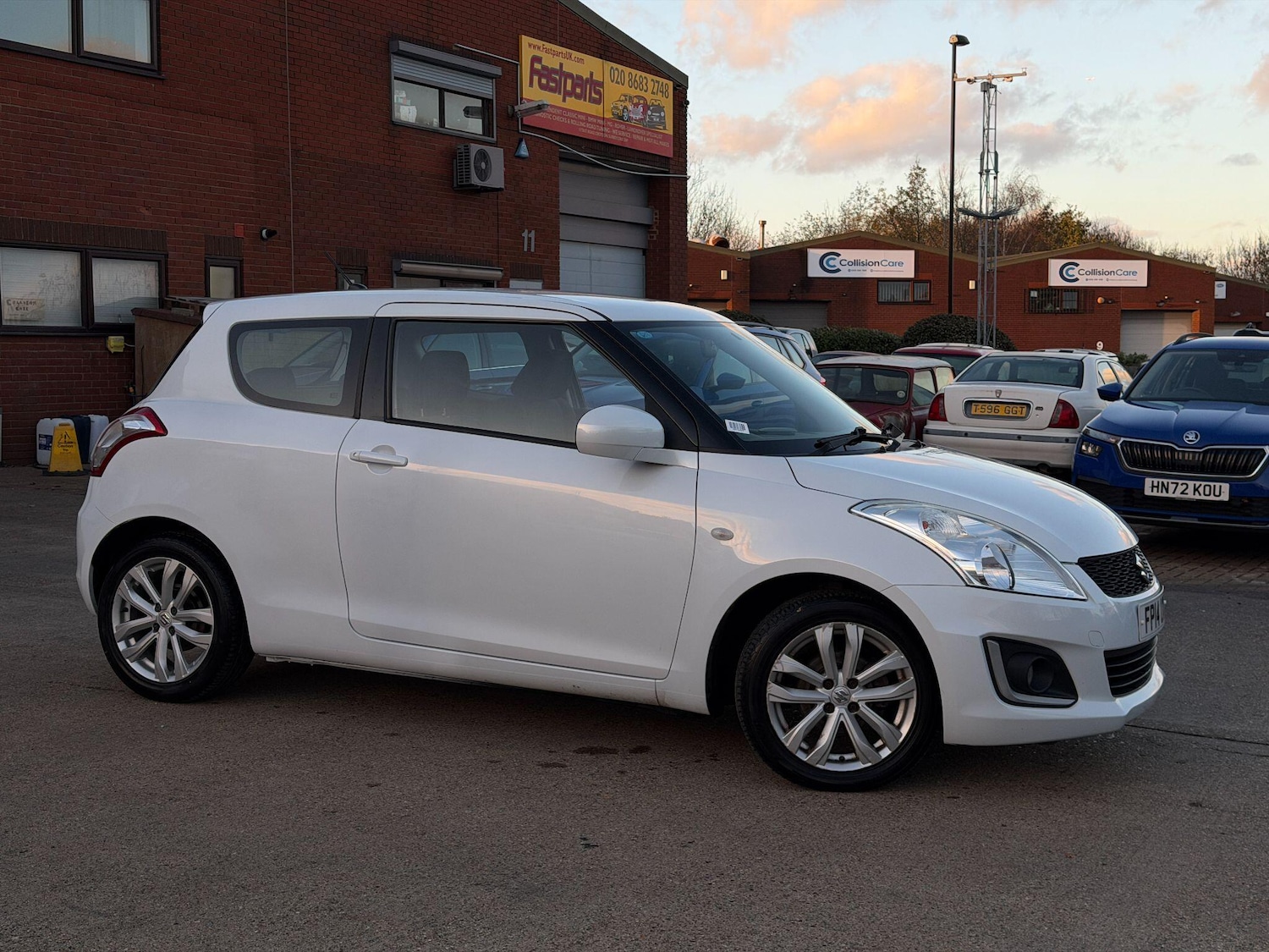 Used Suzuki Swift 2014 for sale - 76671381: Photo 5