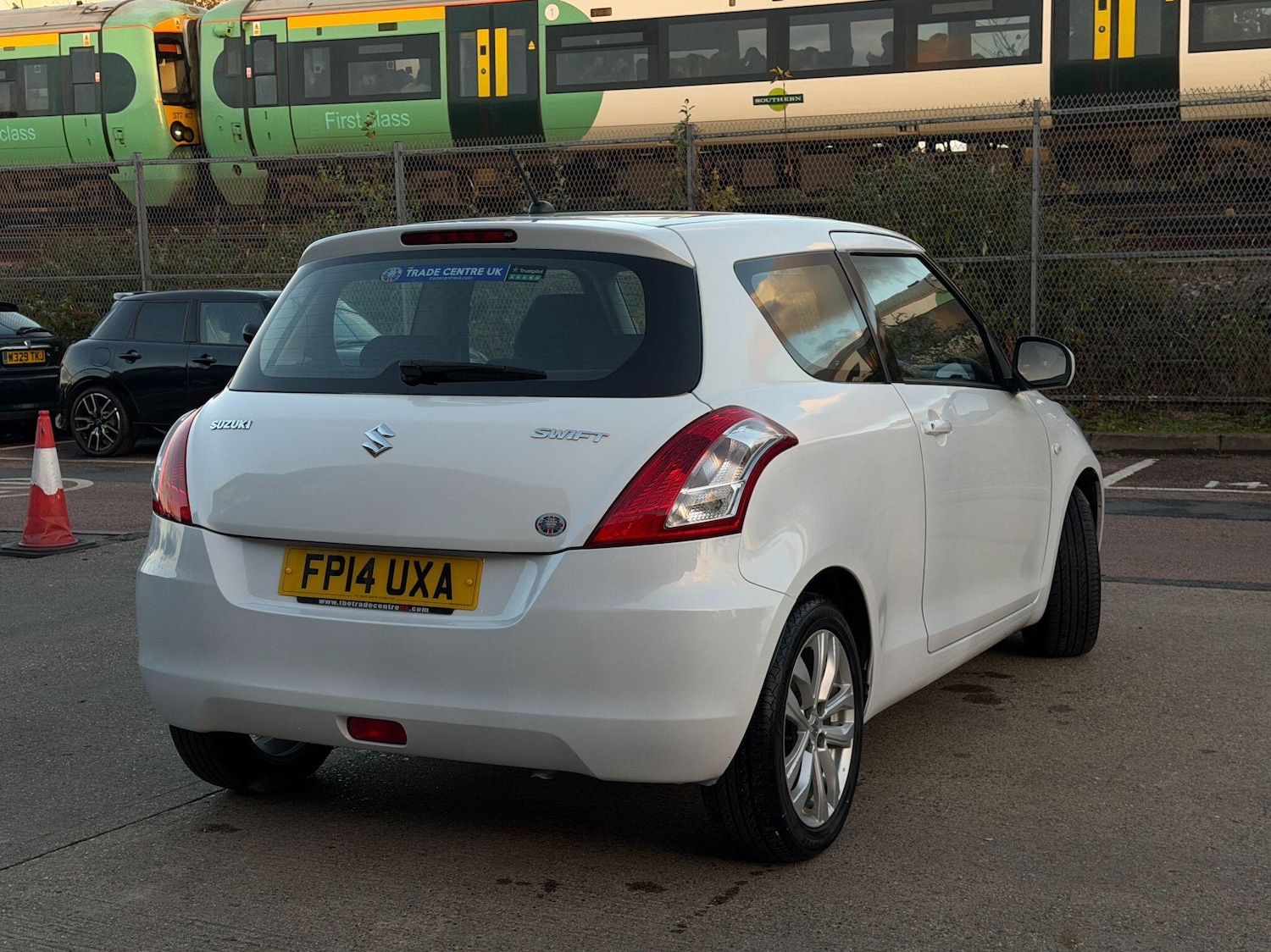 Used Suzuki Swift 2014 for sale - 76671381: Photo 9