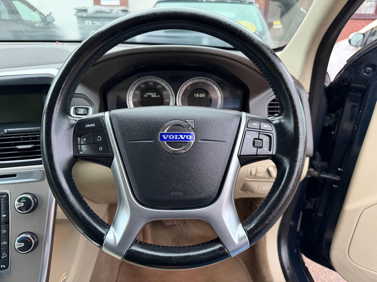 Used Volvo XC60 2012 for sale - 76866137: Photo 22