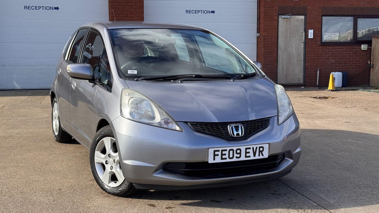 Used Honda Jazz 2009 for sale - 77658275: Photo 2
