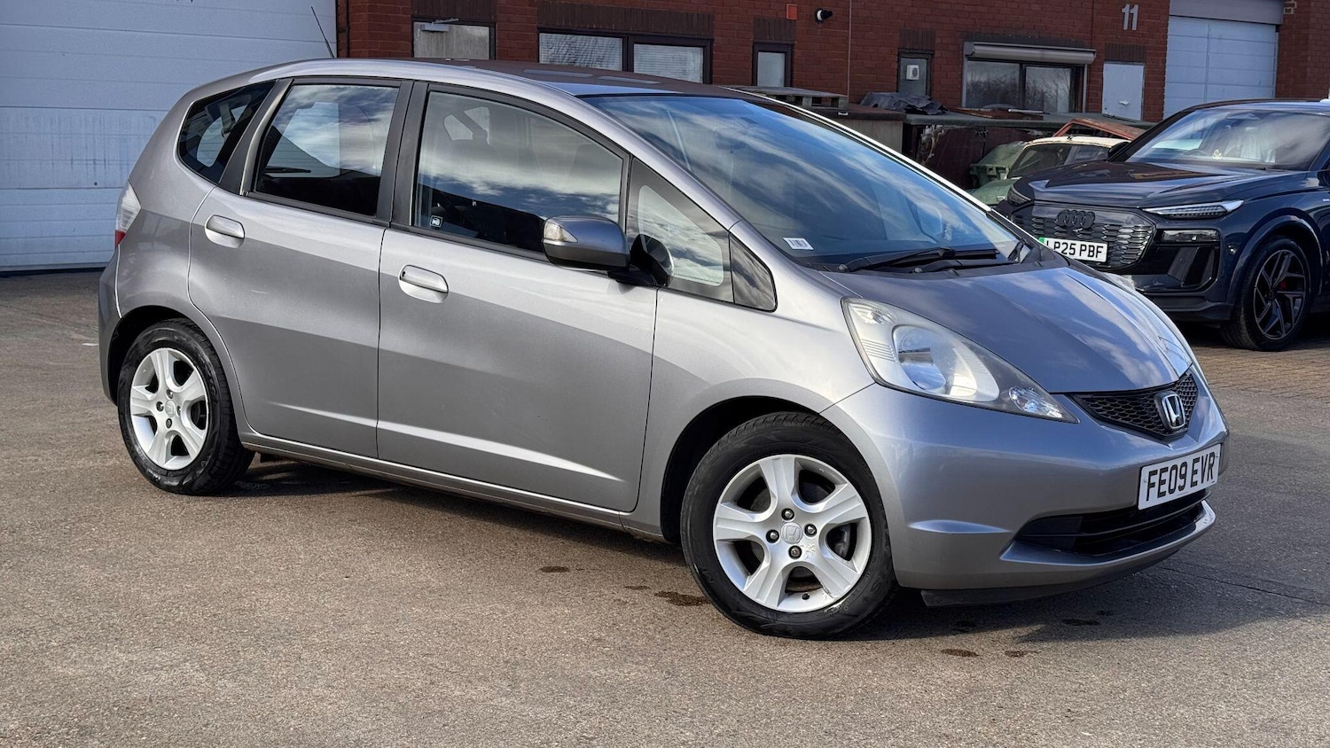 Used Honda Jazz 2009 for sale - 77658275: Photo 4