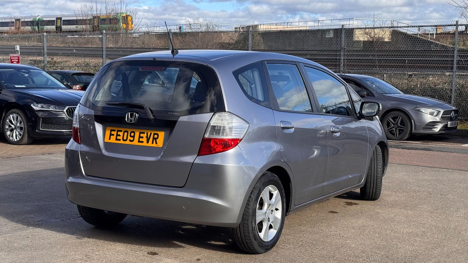 Used Honda Jazz 2009 for sale - 77658275: Photo 8