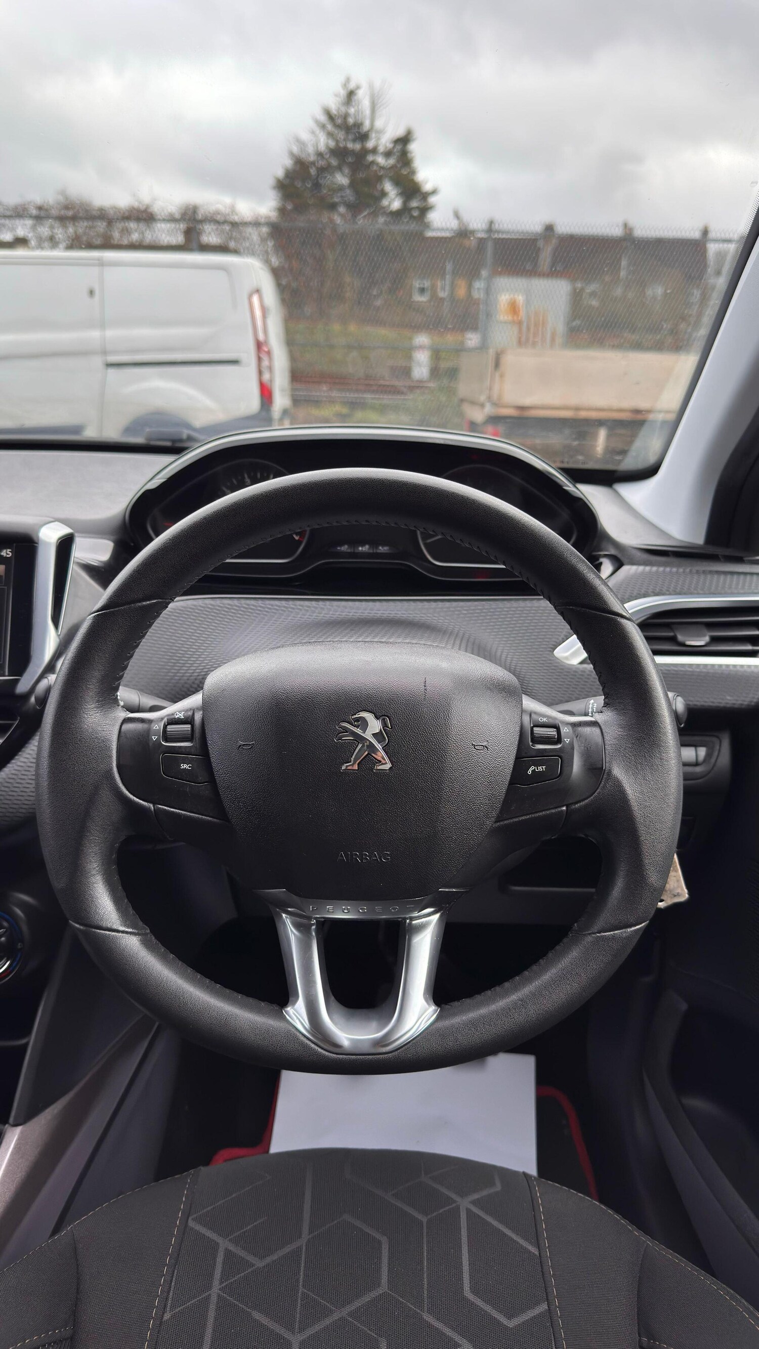 Used Peugeot 2008 2015 for sale - 77479448: Photo 27