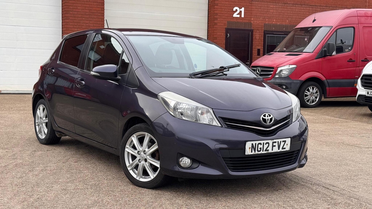 Used Toyota Yaris 2012 for sale - 77883199: Photo 2