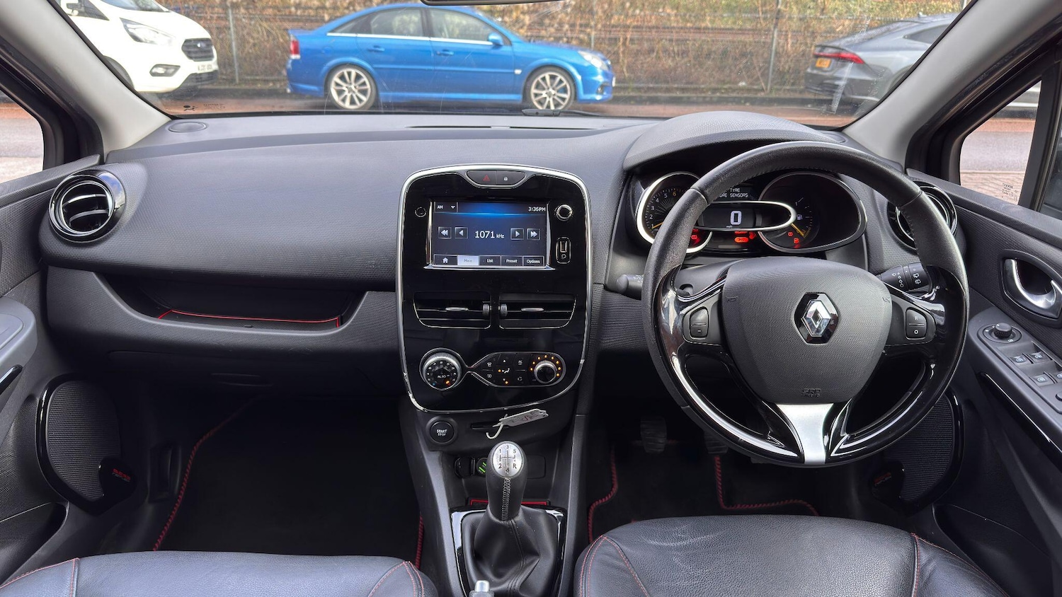 Used Renault Clio 2015 for sale - 77612506: Photo 24