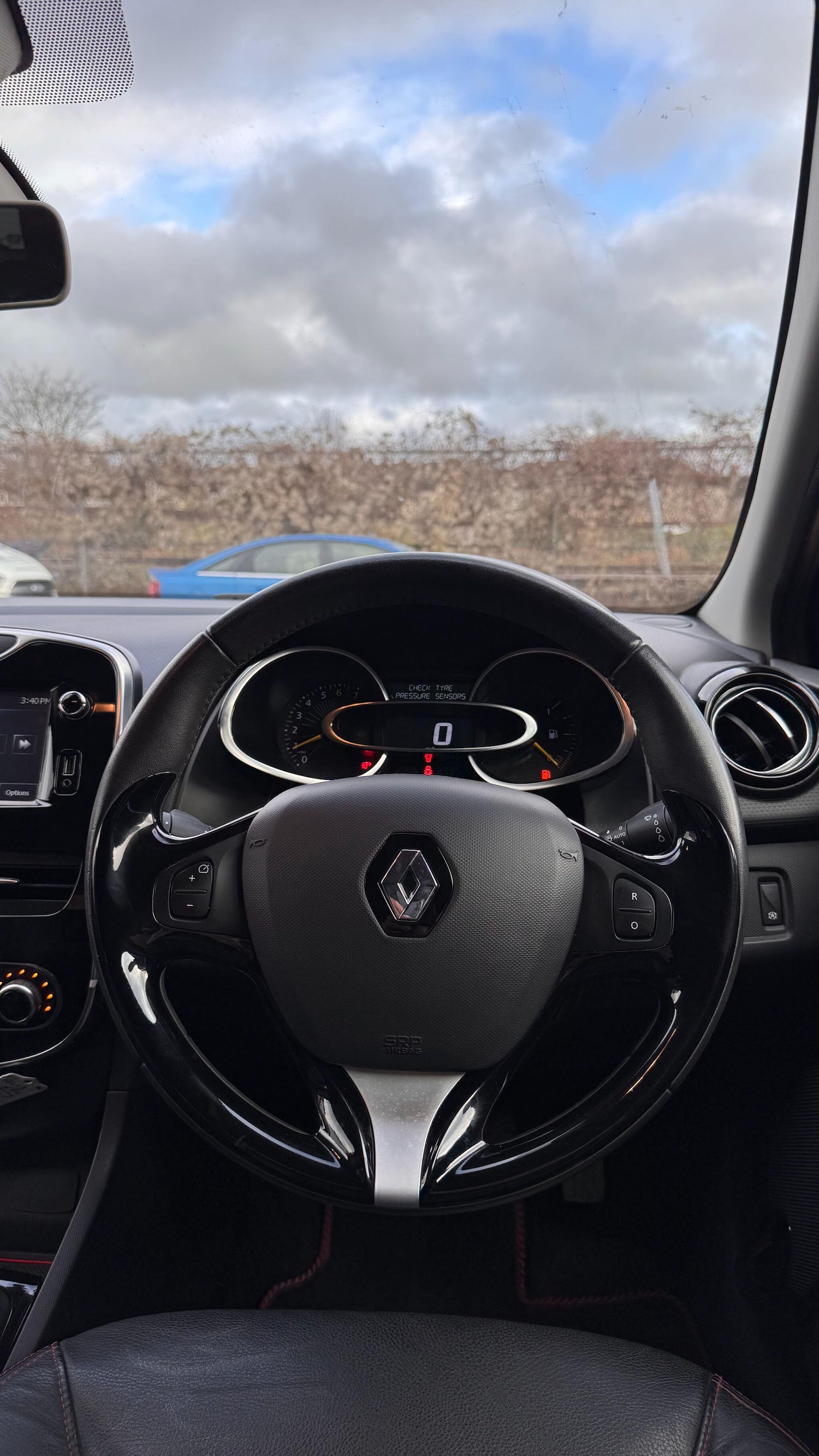 Used Renault Clio 2015 for sale - 77612506: Photo 26